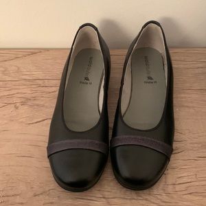Waldlaufer black leather womens flats, size 8 wide